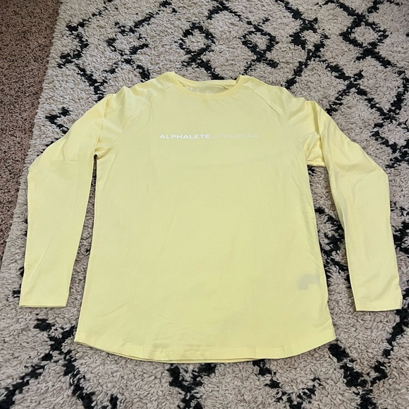 Alphalete Other - Men’s Alphalete active wear long sleeve shirt size L